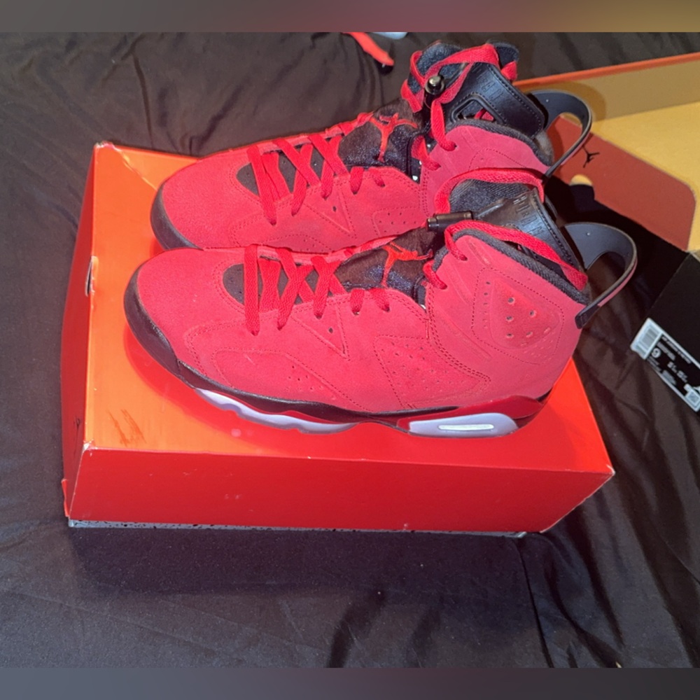 Jordan retro 6 men 9 wore handful of times